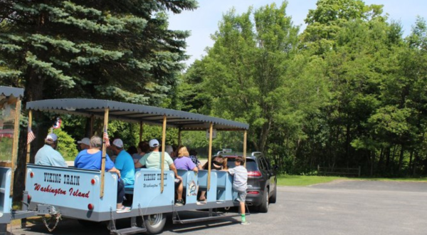 This Open Air Train Ride In Wisconsin Is A Scenic Adventure For The Whole Family
