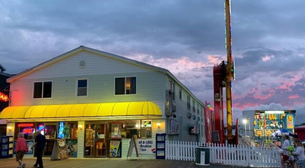 The Oldest Bar On Maryland’s Ocean City Boardwalk Is A Nostalgic Masterpiece