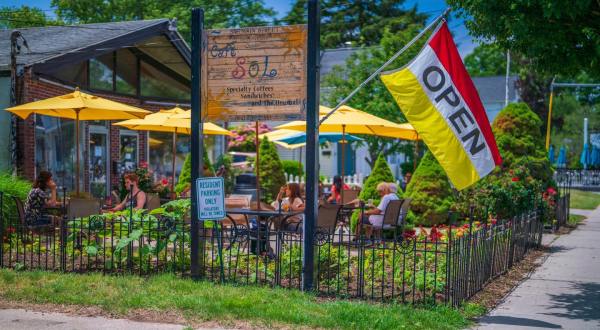 The Charming Town Of Niantic, Connecticut Is Picture-Perfect For A Weekend Getaway