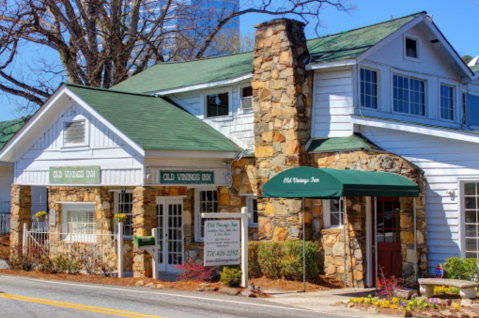You'll Love Visiting Old Vinings Inn, A Georgia Restaurant Loaded With Local History