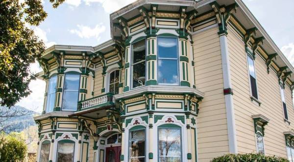 This Oregon Bed & Breakfast Built In 1883 Offers A Shakespeare Festival Headquarters To Guests