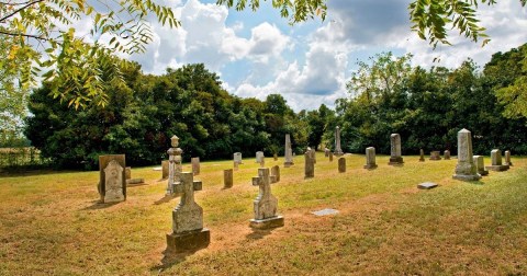 One Of The Most Haunted Cemeteries In Arkansas Is Also The Most Beautiful