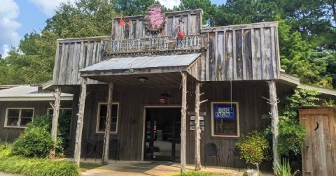People Drive From All Over Georgia To Eat At This Tiny But Legendary BBQ Joint