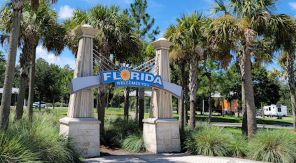 The Best Sight In The World Is Actually A Road Sign That Says Welcome To Florida