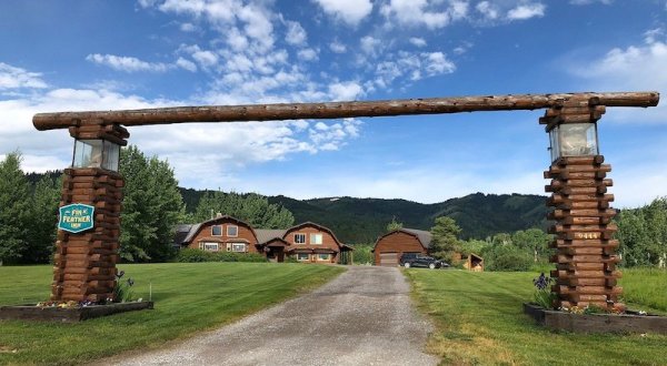 This Rustic Bed And Breakfast In Idaho Is The Ultimate Mountain Getaway