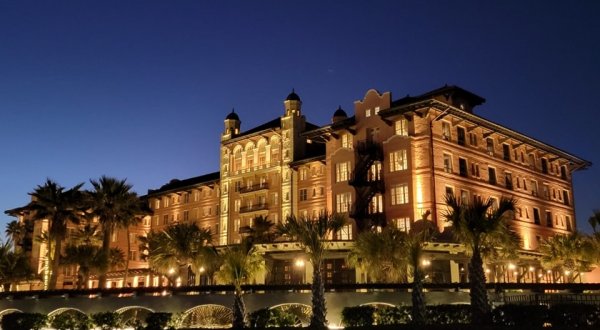 Take A Guided Ghost Tour Of Texas’ Most Haunted Hotel For A Spooky Adventure