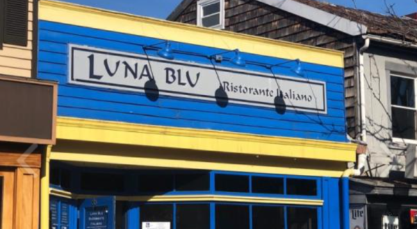 People Drive From All Over Maryland To Eat At This Tiny But Legendary Restaurant