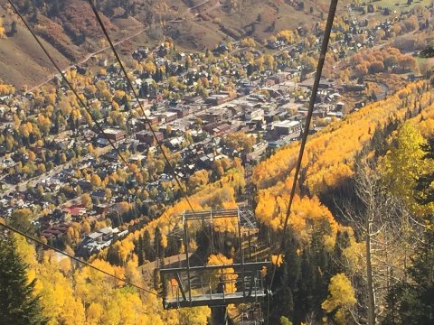 This Colorado Gondola Ride Leads To The Most Stunning Fall Foliage You've Ever Seen
