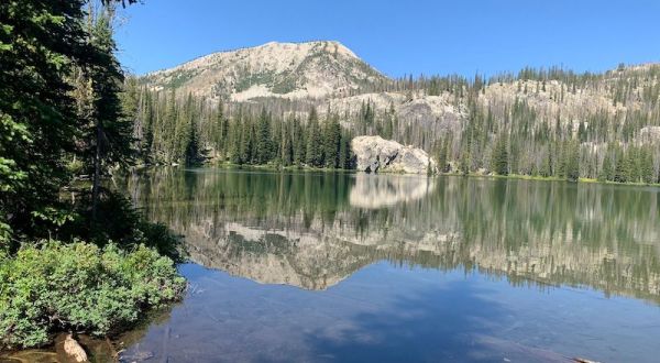 The Hike To This Gorgeous Idaho Lake Is Everything You Could Imagine