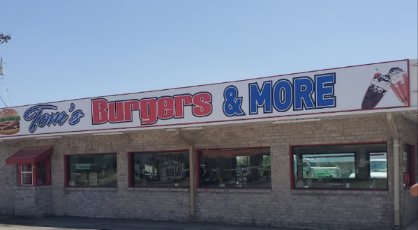 Feast On Burgers And Fries At This Unassuming But Amazing Roadside Stop In Texas