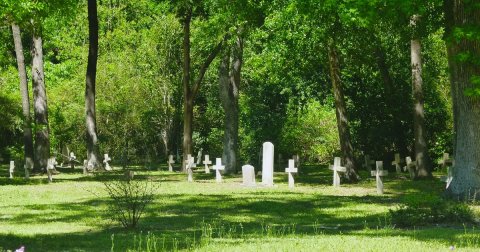 One Of The Most Haunted Cemeteries In Texas Is Also The Most Beautiful