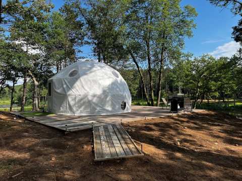 There's A Dome Airbnb In Wisconsin Where You Can Truly Sleep Beneath The Stars