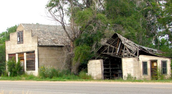15 Abandoned Places In Nebraska That Nature Is Reclaiming