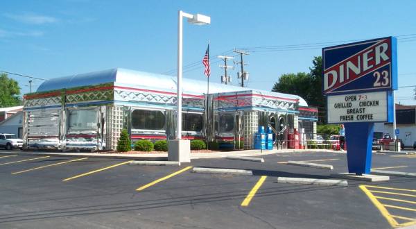 Feast On Behemoth Burgers At This Unassuming But Amazing Roadside Stop In Ohio