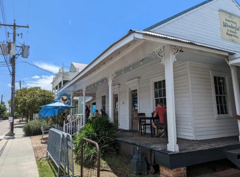 You'll Love Visiting Mockingbird Cafe, A Mississippi Restaurant Loaded With Local History