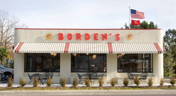 The Oldest Operating Borden’s In Louisiana Has Been Serving Mouthwatering Burgers And Ice Cream For Over 80 Years