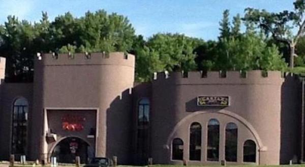 One Of The Best Pubs In Iowa Is Tucked Away In A Majestic Castle