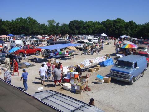 More Than A Flea Market, Nate’s Swap Shop In Missouri Also Has Food Trucks, Fresh Produce, And More