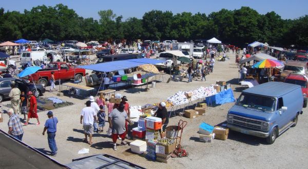 More Than A Flea Market, Nate’s Swap Shop In Missouri Also Has Food Trucks, Fresh Produce, And More