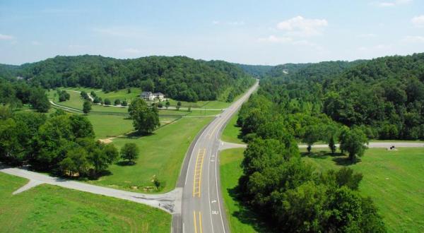Natchez Trace Parkway Practically Runs Through All Of Mississippi And It’s A Beautiful Drive