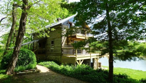 This 200-Year-Old VRBO In Indiana Is One Of The Coolest Places To Spend The Night