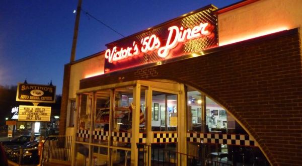 The Retro-Themed Restaurant In Massachusetts Where You Can Order Breakfast All Day