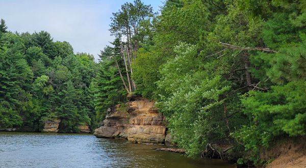 There’s A Wisconsin Trail That Leads To A Quiet Beach The Entire Family Will Love