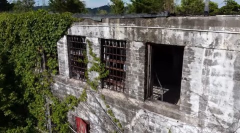 Everyone In Missouri Should See What’s Inside The Gates Of This Abandoned Prison
