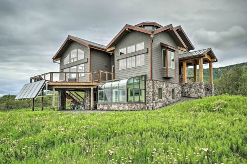 This Stunning VRBO In Alaska Is One Of The Coolest Places To Spend The Night