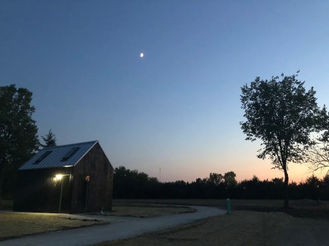 There's A Unique Airbnb In Kansas Where You Can Truly Sleep Beneath The Stars