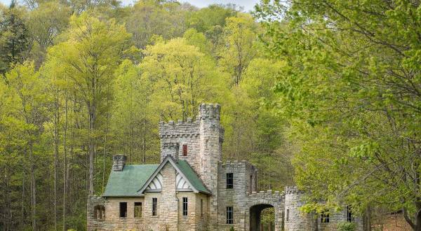 There’s A Castle Hiding Just Outside Cleveland, Ohio, And It’s An Epic Royal Adventure
