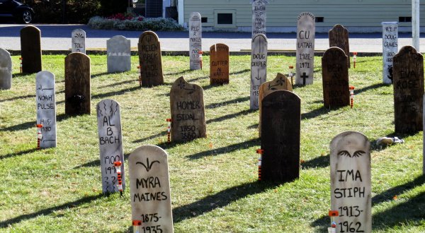 This Is The Absolute Best Town In Washington To Visit During The Halloween Season