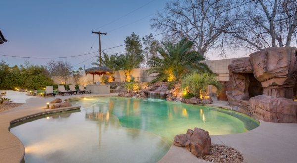 This Private Tropical Resort VRBO In Nevada Is One Of The Coolest Places To Spend The Night