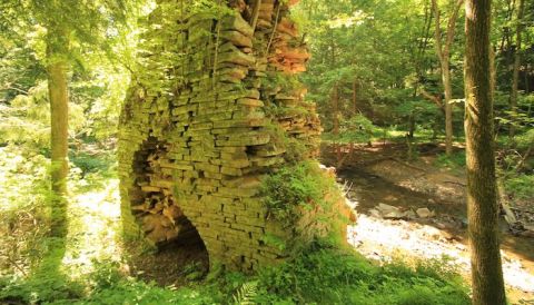 This Hidden Trail In Pennsylvania Leads To Magnificent Abandoned Ruins