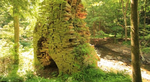 This Hidden Trail In Pennsylvania Leads To Magnificent Abandoned Ruins