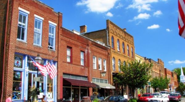 The One Small Town In Tennessee With More Historic Buildings Than Most Others