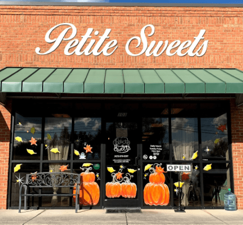 It's Worth It To Drive Across Tennessee Just For The Baked Goods At Petite Sweets