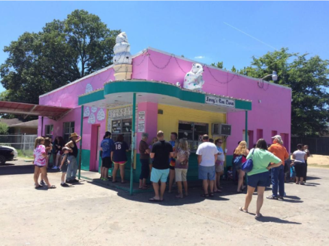 Jerry's Snow Cones In Tennessee Is So Worth Waiting In Line For