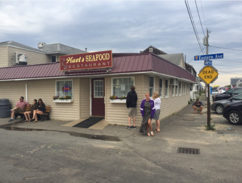 Feast On Fried Seafood At This Unassuming But Amazing Roadside Stop In Maine