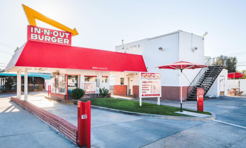 The Oldest Operating In N Out In California Has Been Serving Mouthwatering Burgers And Milkshakes For Almost 75 Years