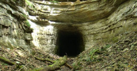 The Haunted Spurlington Tunnel In Kentucky Has A Bone-Chilling History
