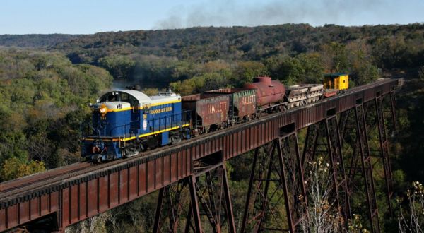 7 Epic Train Rides In Iowa That Will Give You An Unforgettable Experience