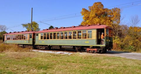 7 Ridiculously Charming Train Rides To Take In Wisconsin This Fall