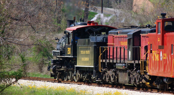 5 Epic Train Rides In Texas That Will Give You An Unforgettable Experience
