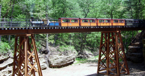 5 Epic Train Rides In Wisconsin That Will Give You An Unforgettable Experience