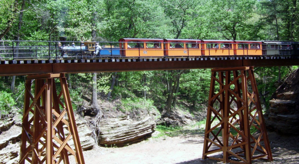 5 Epic Train Rides In Wisconsin That Will Give You An Unforgettable Experience