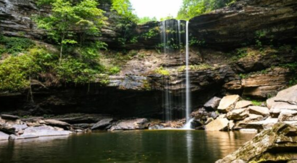 The 2-Mile Blue Hole & Greeter Falls Loop Trail In Tennessee Is Full Of Jaw-Dropping Natural Pools And Waterfalls