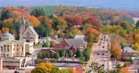 Every Fall, This Tiny Town In Maryland Holds One Of The Best Autumn Festivals In America