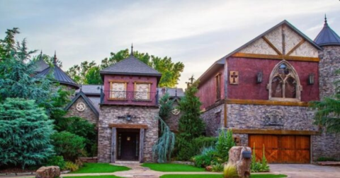 The Stunning Home In Oklahoma That Looks Just Like Hogwarts