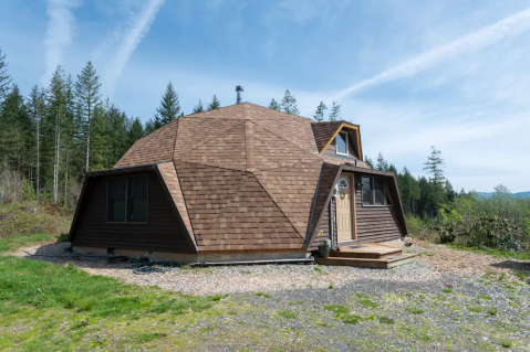 There's A Dome Airbnb In Washington Where You Can Truly Sleep Beneath The Stars